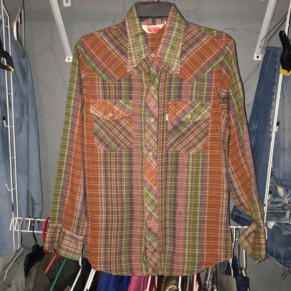 Panatela tops by Levi’s